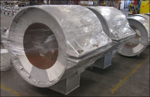 Cold insulated pipe anchors with axial stops