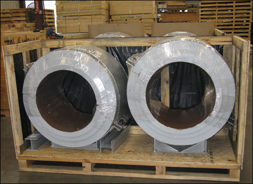 Cold insulated pipe anchors with axial stops